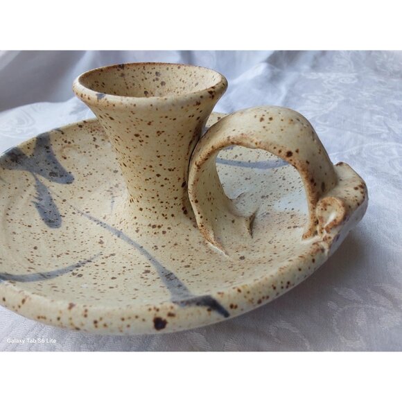 Vintage studio pottery candle holder with handle speckled glaze with blue motif - Picture 4 of 7
